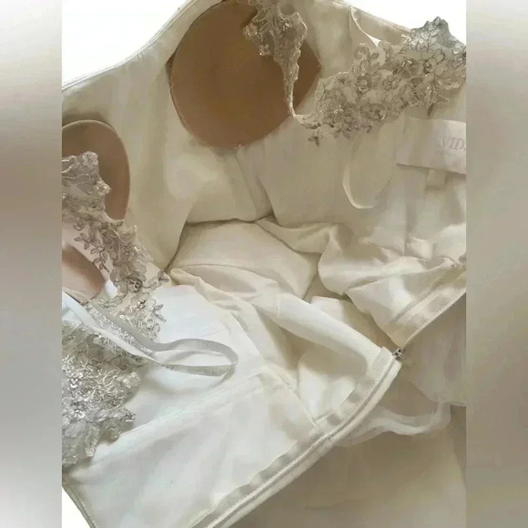 DAVID'S BRIDAL COLLECTION
Tank‎ Tulle A-line Wedding Dress w/ Lace - Picture 14 of 14